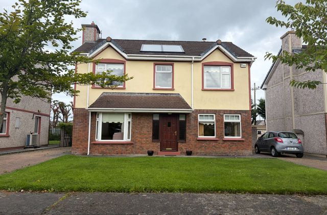 7 The Oaks, Oakview, Tralee, Co. Kerry - Click to view photos