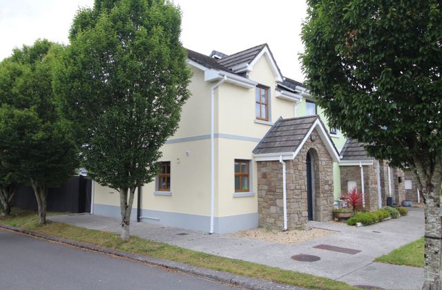 42 Clonguish Court, Newtownforbes, Newtownforbes, Co. Longford - Click to view photos