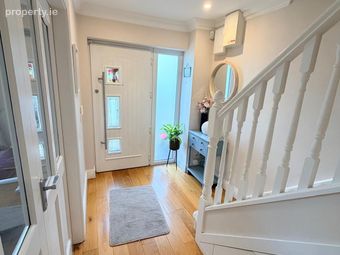 28 Clarkes Wood, Mount Oval Village, Rochestown, Co. Cork - Image 3