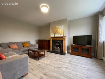 7 The Willows, Castlebar, Co. Mayo - Image 2