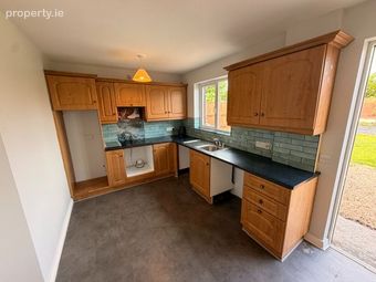 78 Manor Village, Westport Road, Castlebar, Co. Mayo - Image 4