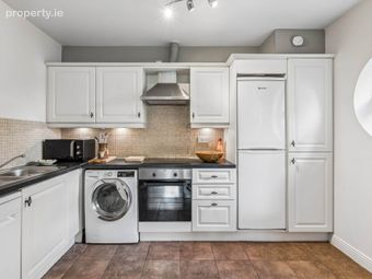 Apartment 90, Kerrymount, Castle Court, Dublin 18, Co. Dublin, Leopardstown, Dublin 18 - Image 5