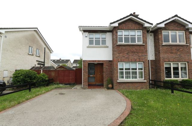 Rinawade Lawns, Leixlip, Co. Kildare - Click to view photos