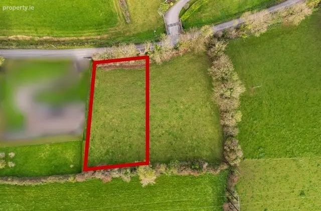 Upper Killacloyne, Carrigtwohill, Co. Cork - Click to view photos