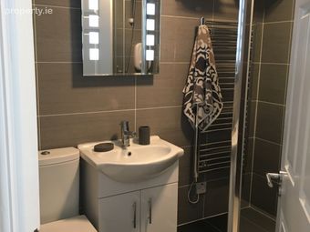Apartment 11, 24/25 Pearse Square, Dublin 2, Grand Canal Dock, Dublin 2 - Image 4
