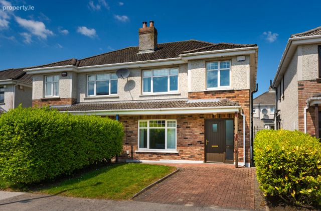 61 Monksfield Park, Bealnamulla, Athlone, Co. Roscommon - Click to view photos