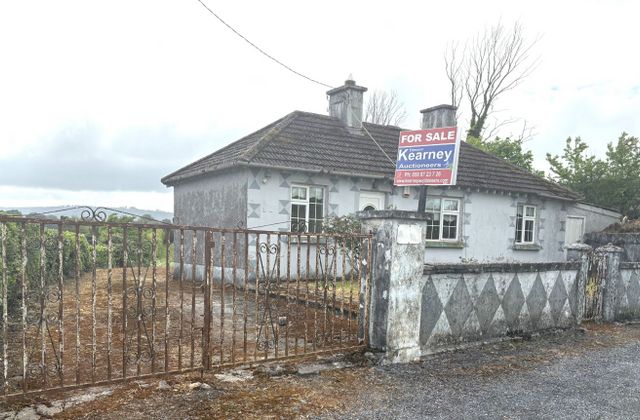Rathellen, Leighlinbridge, Co. Carlow - Click to view photos