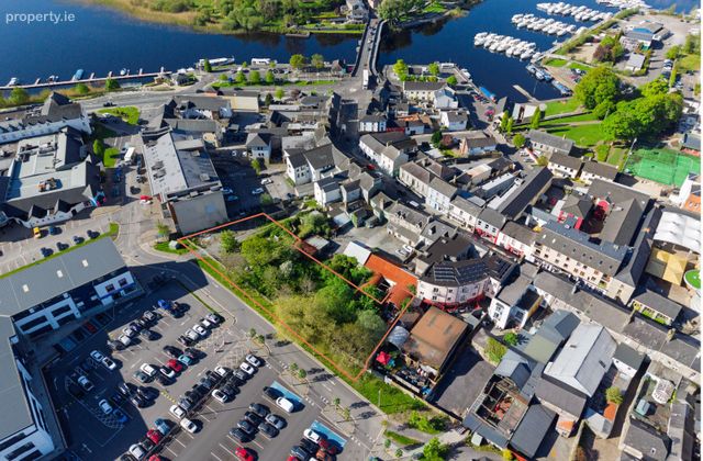 Flynns Field, Townspark, Carrick-on-Shannon, Co. Leitrim - Click to view photos