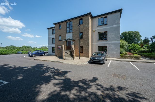 3 Ronayn's Court, Rochestown, Cork, Rochestown, Co. Cork - Click to view photos