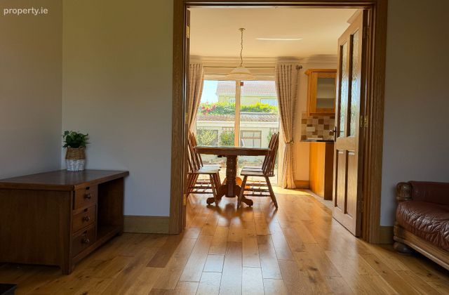College Grove, Ennis, Co. Clare, Ennis, Co. Clare - Click to view photos