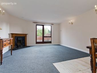 4 White Oaks, Roebuck Road, Goatstown, Dublin 14 - Image 3