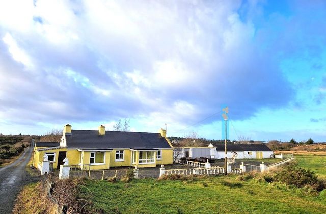 Meenaniller, Derrybeg, Derrybeg, Co. Donegal - Click to view photos