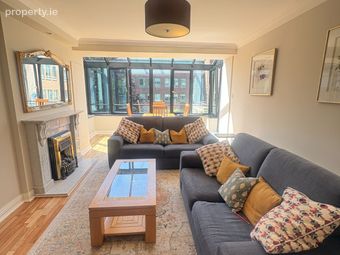 Apartment 22 Ballsbridge Gardens, Ballsbridge, Dublin 4 - Image 2