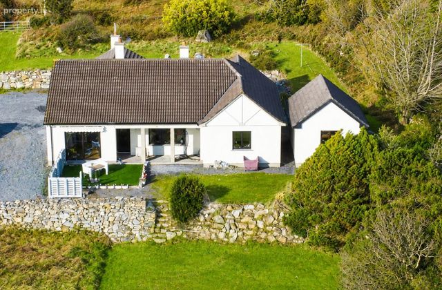 Green Lane, Forramoyle East, Barna, Co. Galway - Click to view photos