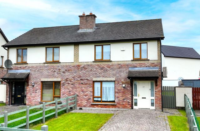 27 Ard Michael, Longford, Longford Town, Co. Longford - Click to view photos