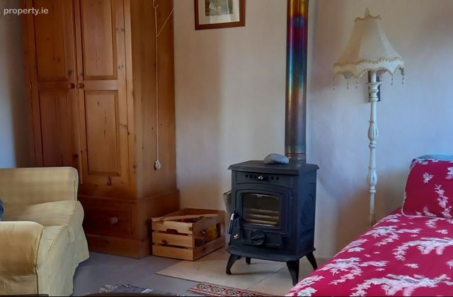 Cragroe, Glendree, Co. Clare - Click to view photos