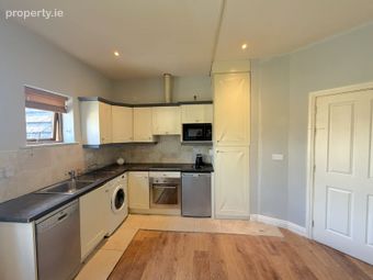 6 The Lakes Village, Hill Road, Killaloe, Co. Clare - Image 4