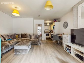 12 Hampton Wood Park, Finglas, Dublin 11 - Image 2