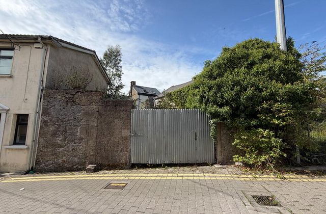 Shoulder's Lane, Mallow, Co. Cork, Mallow, Co. Cork - Click to view photos