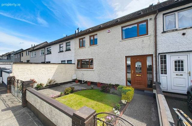 4 Pinewood, Ballybrack, Co. Dublin - Click to view photos