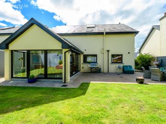 24 Mitchell's Court, Kerry Pike, Co. Cork - Image 2