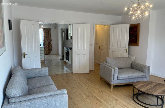 20 Lanesborough Court, Lanesborough Drive, Poppintree, Dublin 11 - Click to view photos