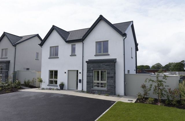Type A3, Milltown, Killarney, Co. Kerry - Click to view photos