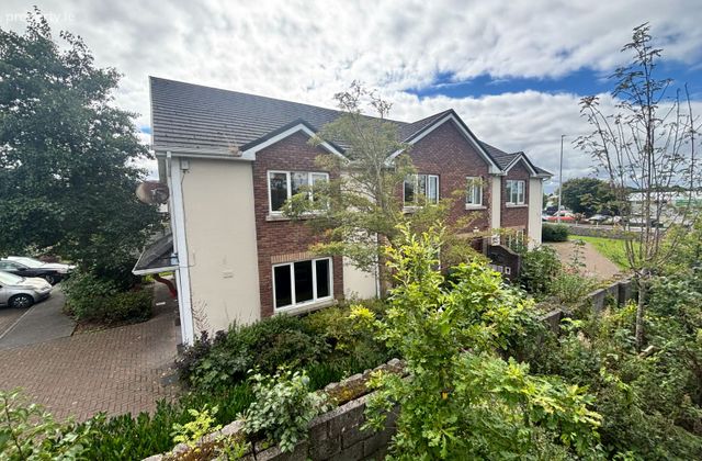 11 Durabh&aacute;n, Roscam, Co. Galway - Click to view photos