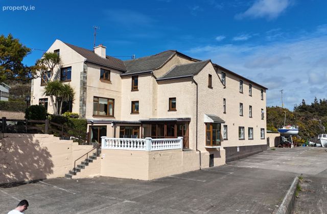 Bunbeg House, Harbour Road, Bunbeg, Co. Donegal - Click to view photos