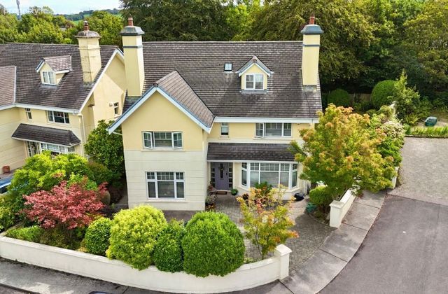 9 Dewberry, Mount Oval Village, Rochestown, Co. Cork - Click to view photos