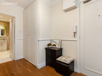 Apartment 12, Mariner's Court, Sutton, Dublin 13 - Image 4