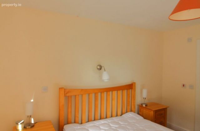 Lakeside View, Mountshannon, Co. Clare - Click to view photos