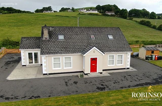 Ballymore Upper, Portnablagh, Dunfanaghy, Co. Donegal - Click to view photos