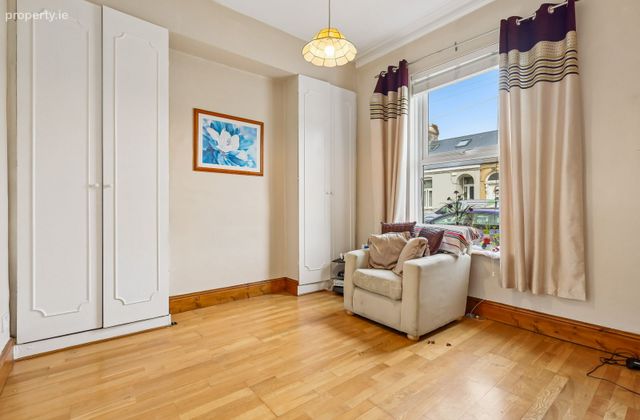1 Russell Avenue East, East Wall, Dublin 3 - Click to view photos