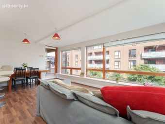 Apartment 14, The Locks, Charlotte Quay Dock, Hanover Quay, Dublin 2 - Image 3