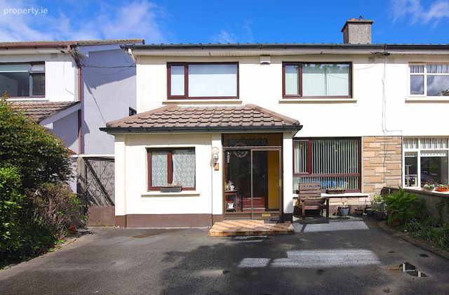 4 Roselawn Way, Castleknock, Dublin 15, Co. Dublin, Castleknock, Dublin 15 - Click to view photos