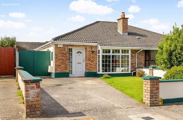 17 Castle Village Crescent, Celbridge, Co. Kildare, Celbridge, Co. Kildare - Click to view photos