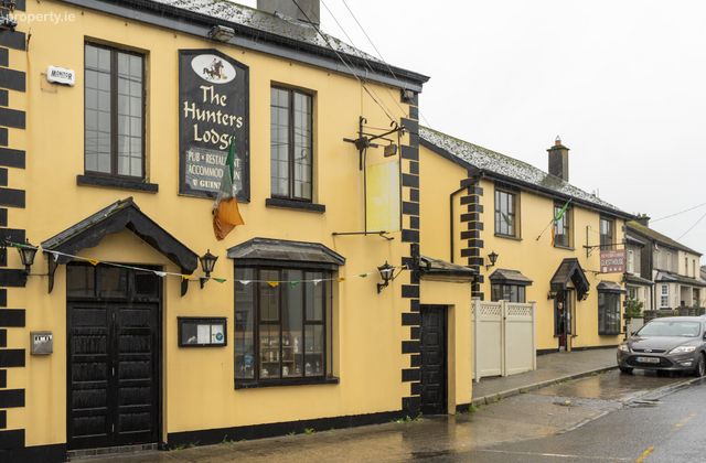 The Hunters Lodge, Newmarket on Fergus, Co. Clare - Click to view photos