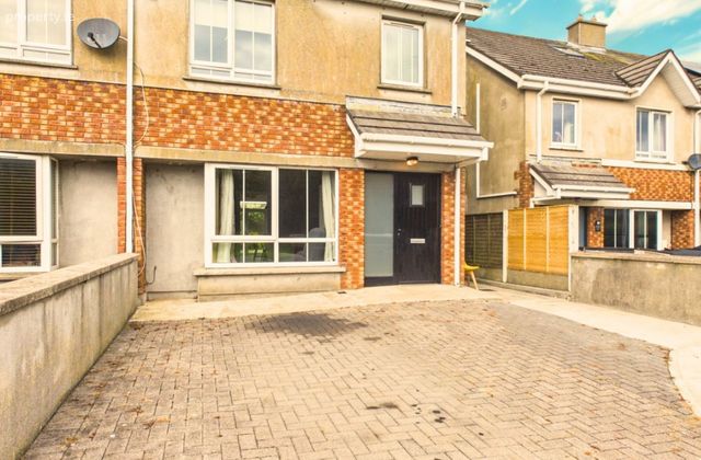 104 Airfield Point, Coxtown, Dunmore East, Co. Waterford - Click to view photos