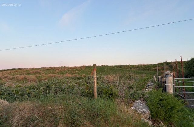 Carnane, Doolin, Kilshanny, Co. Clare - Click to view photos