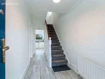 10 Glencairn Oaks, The Gallops, Leopardstown, Dublin 18 - Image 2