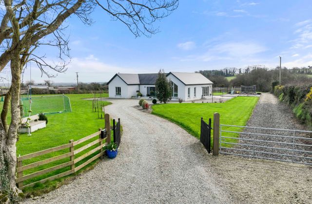 Cloghnamallaght, Monamolin, Co. Wexford - Click to view photos