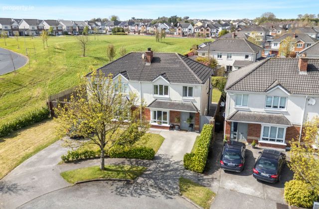 24 The Court, Lakepoint Park, Mullingar, Co. Westmeath - Click to view photos