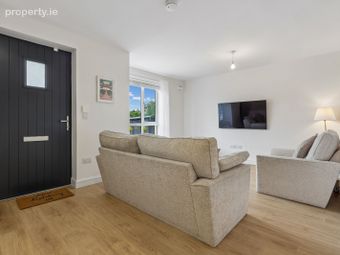 22 The Walk, Kilmartin Grove, Hollystown, Dublin 15 - Image 5