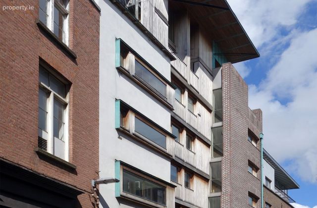 Apartment 11, The Wooden Building, Temple Bar, Dublin 8 - Click to view photos