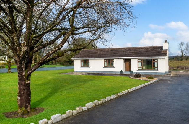 Monksland, Bealnamulla, Athlone, Co. Roscommon - Click to view photos