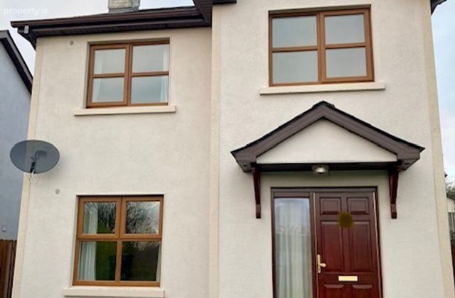 Crann Uir, Ennybegs, Co. Longford - Click to view photos
