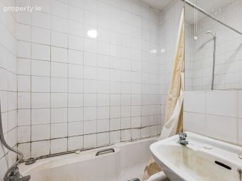 28 Joyce House West, Viking Harbour Apartments, Dublin 8 - Image 5