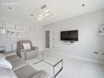 17 The Drive, The Paddocks, Hansfield, Dublin 15, Co. Dublin, Clonsilla, Dublin 15 - Image 4