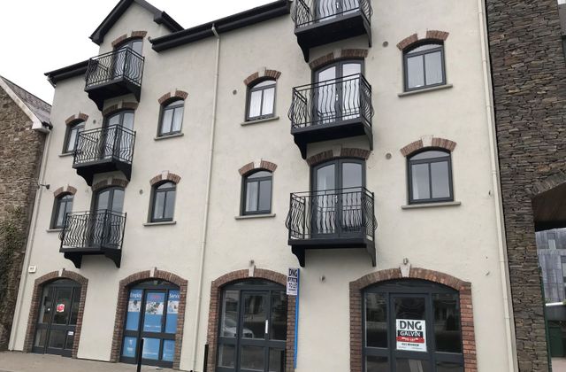 2 Quayside Apartments, Macswiney Quay, Bandon, Co. Cork - Click to view photos